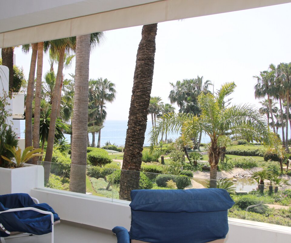 Fully renovated apartment in prime beachside area of Marbella