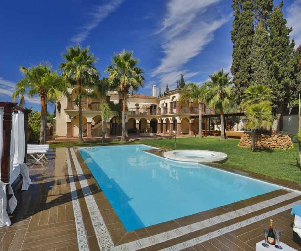 Villa in a prime location on Marbella's Golden Mile