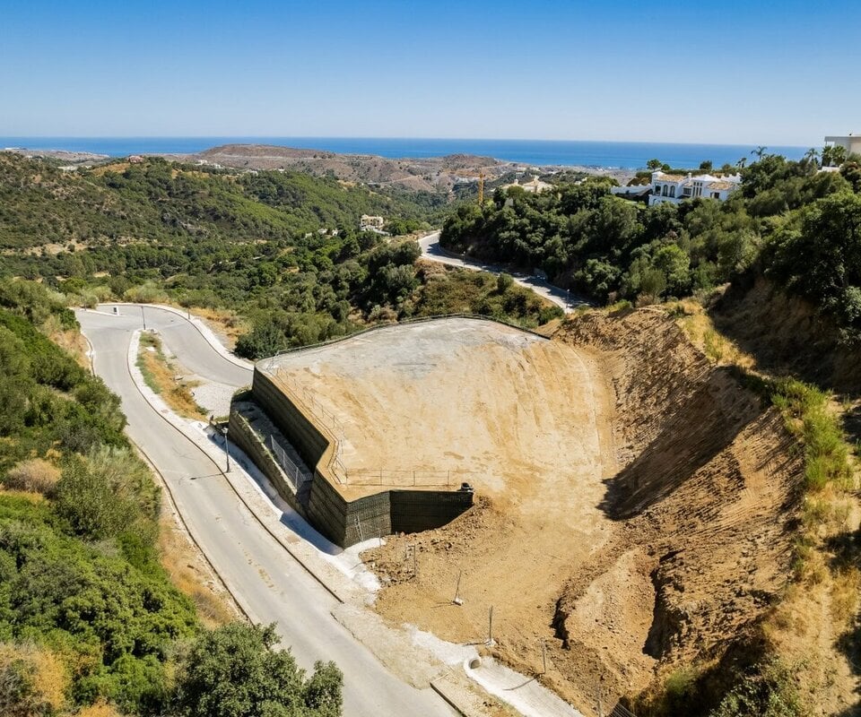 Plot in Montemayor with spectacular sea and mountain views and preliminary project