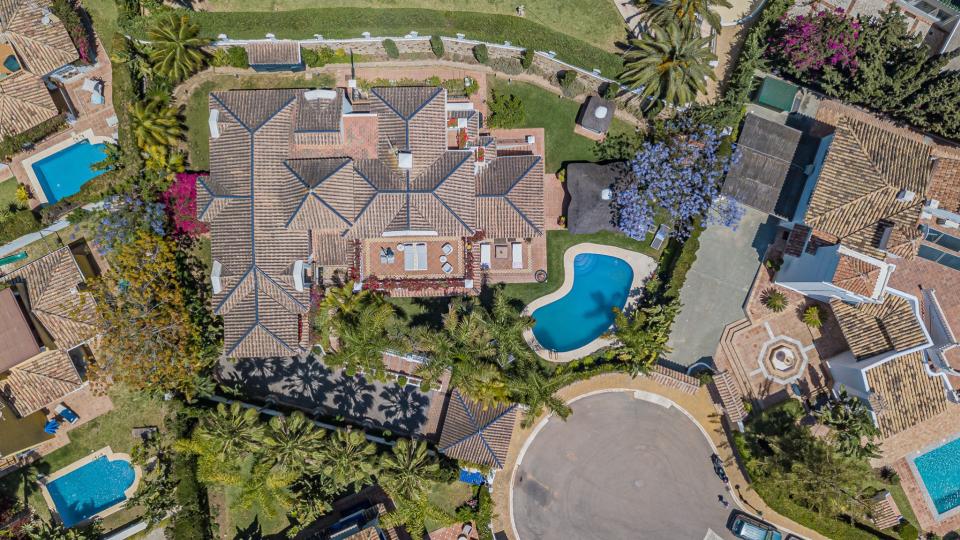 €4.950.000 Villa for sale in Bahia de Marbella, Marbella East | Panorama