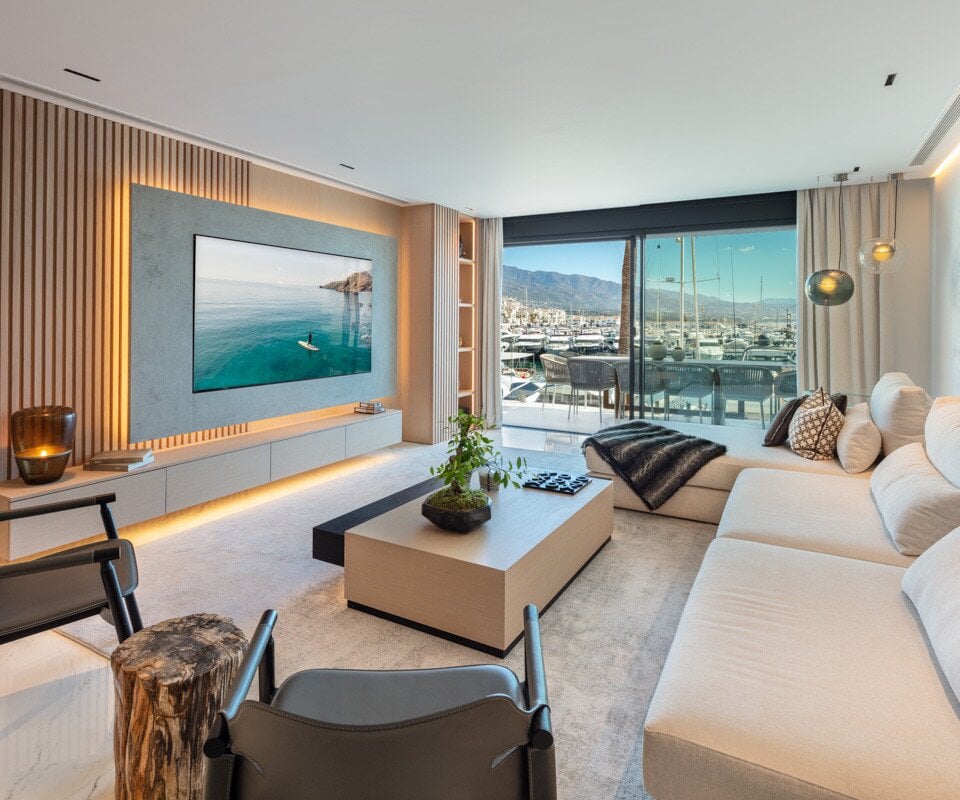 Stunning apartment on the first line of the Marina in Puerto Banús