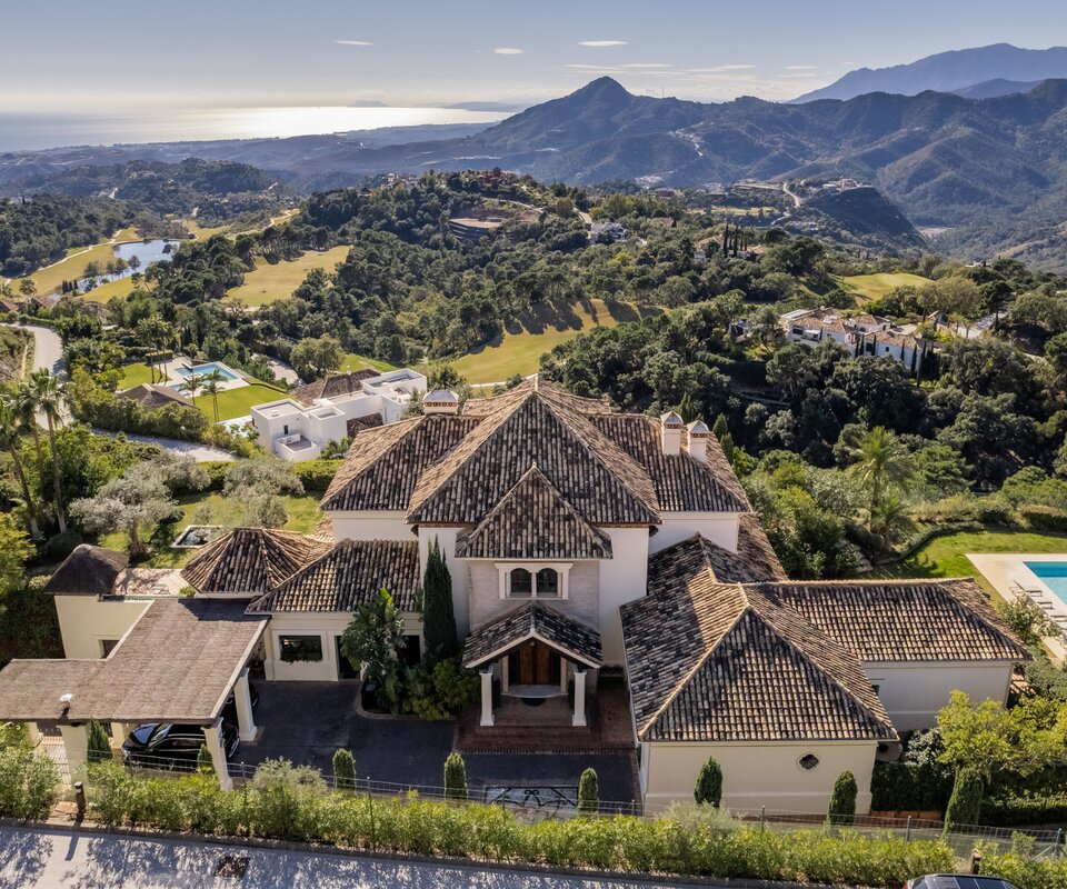 Villa with incredible views on the best plot in La Zagaleta