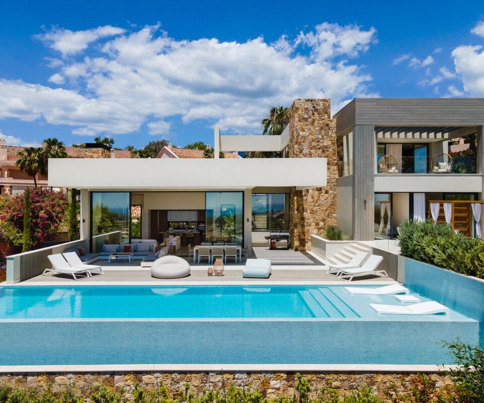 Conteporary villa with panoramic sea views in Nueva Andalucía