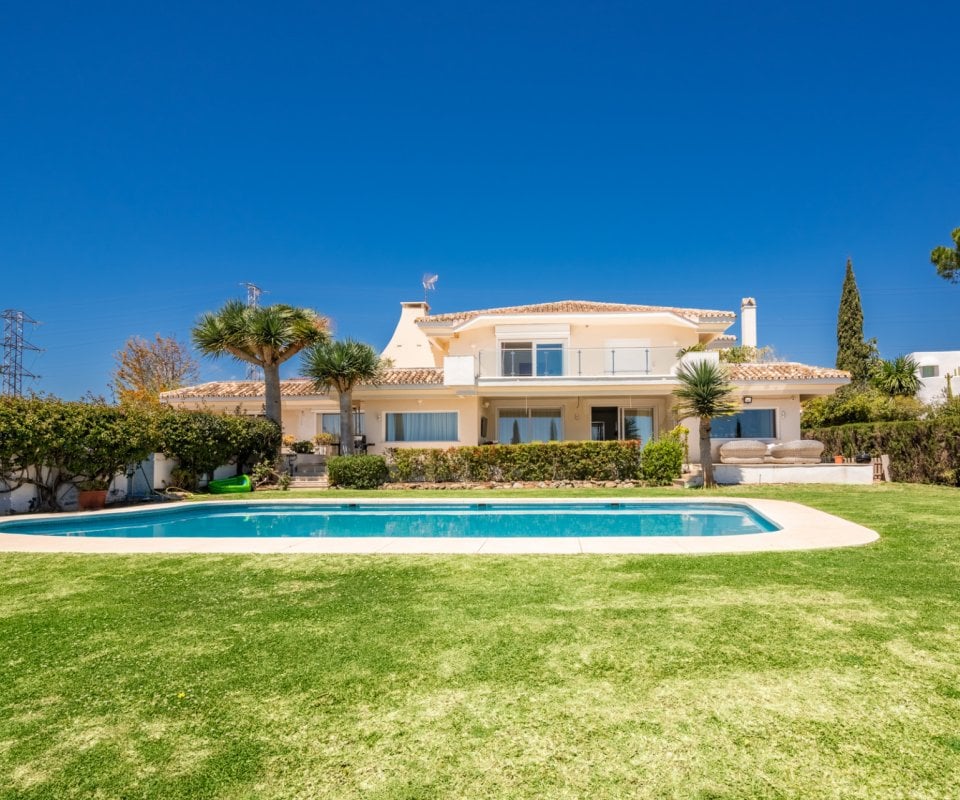 Villa with amazing panoramic views to the sea